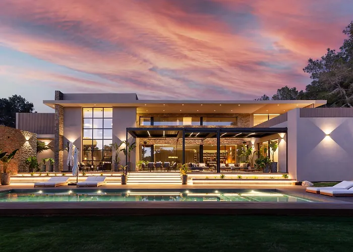 Luxury 5-Bed Beach Villa In Cala Vinyes