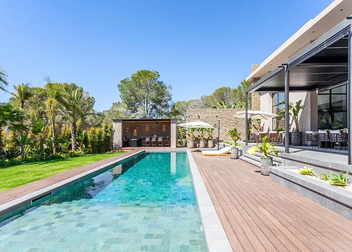Luxury 5-Bed Beach Villa In Cala Vinyes